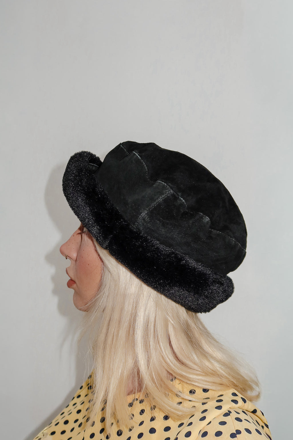 1990's jessica suede bucket hat black.
