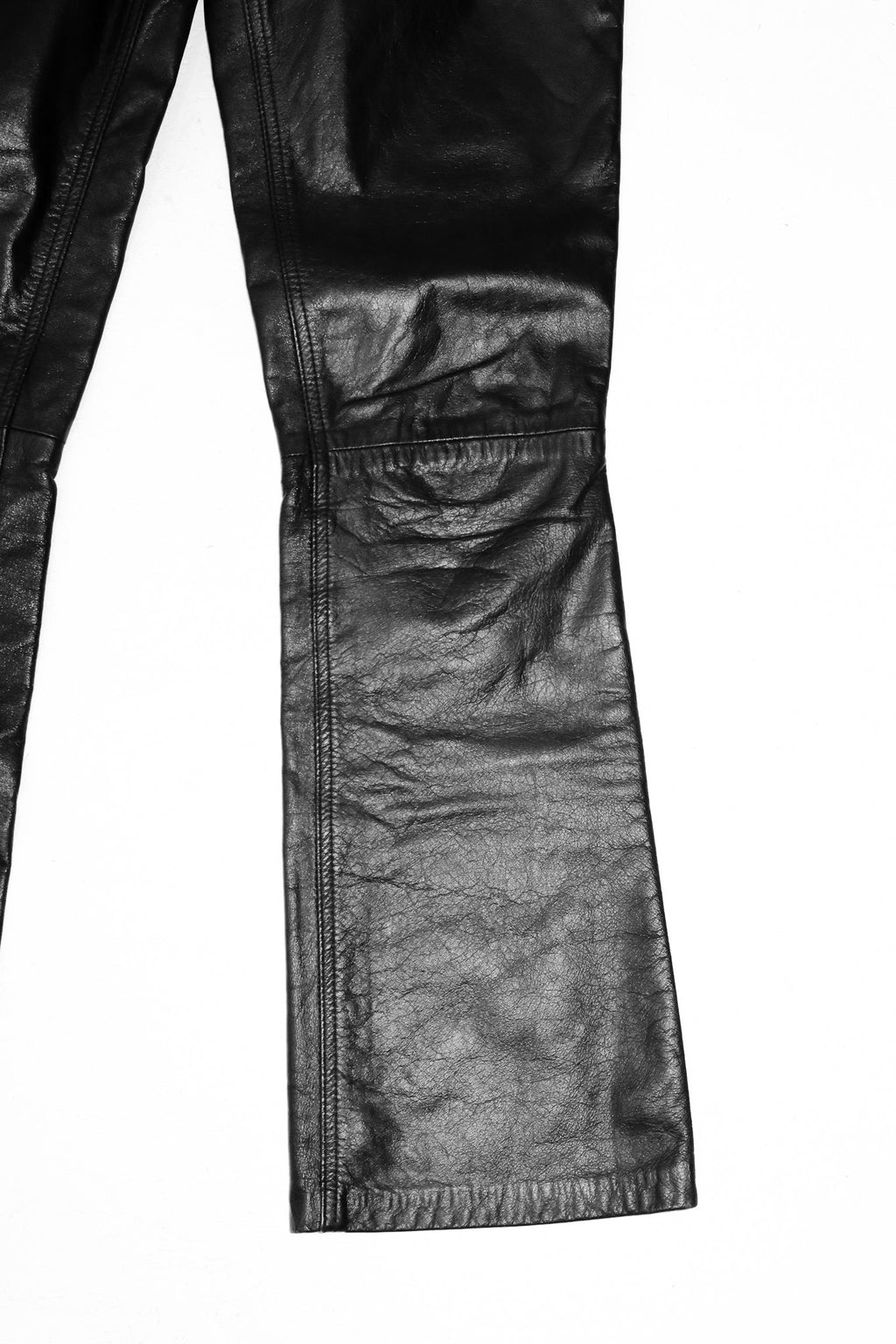 vinetti leather low-rise flared pants black.