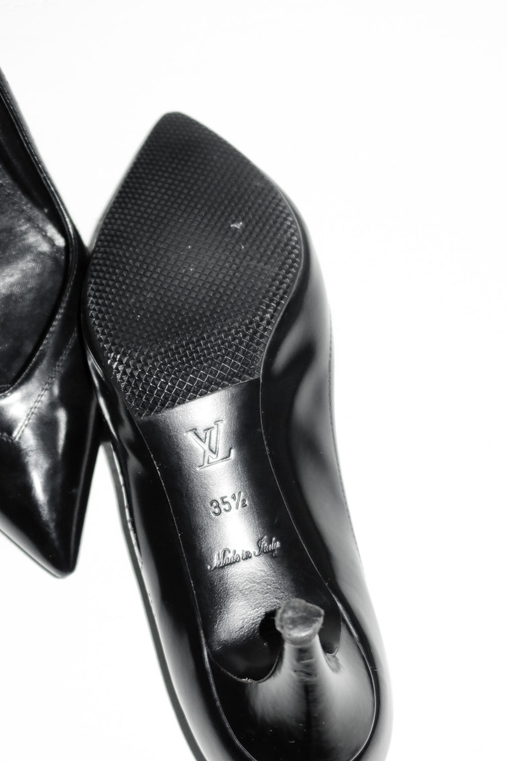 louis vuitton leather almond toe pumps black.