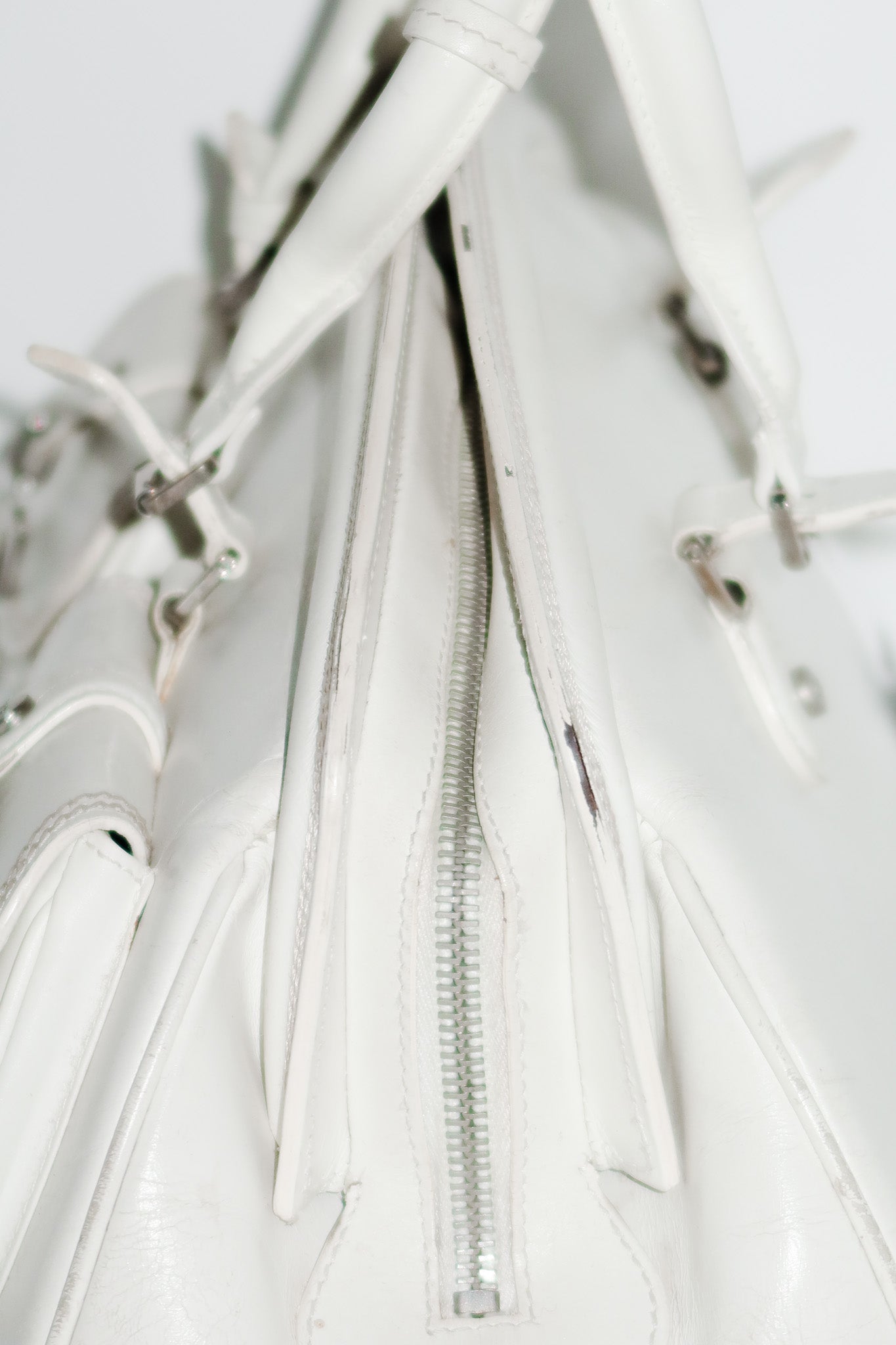 christian dior runway detective bag white.