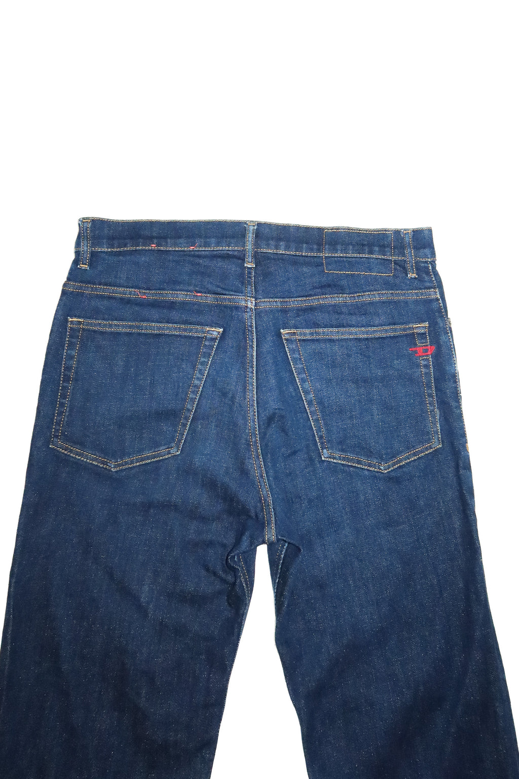 2010’s diesel library tapered jeans dark washed blue.