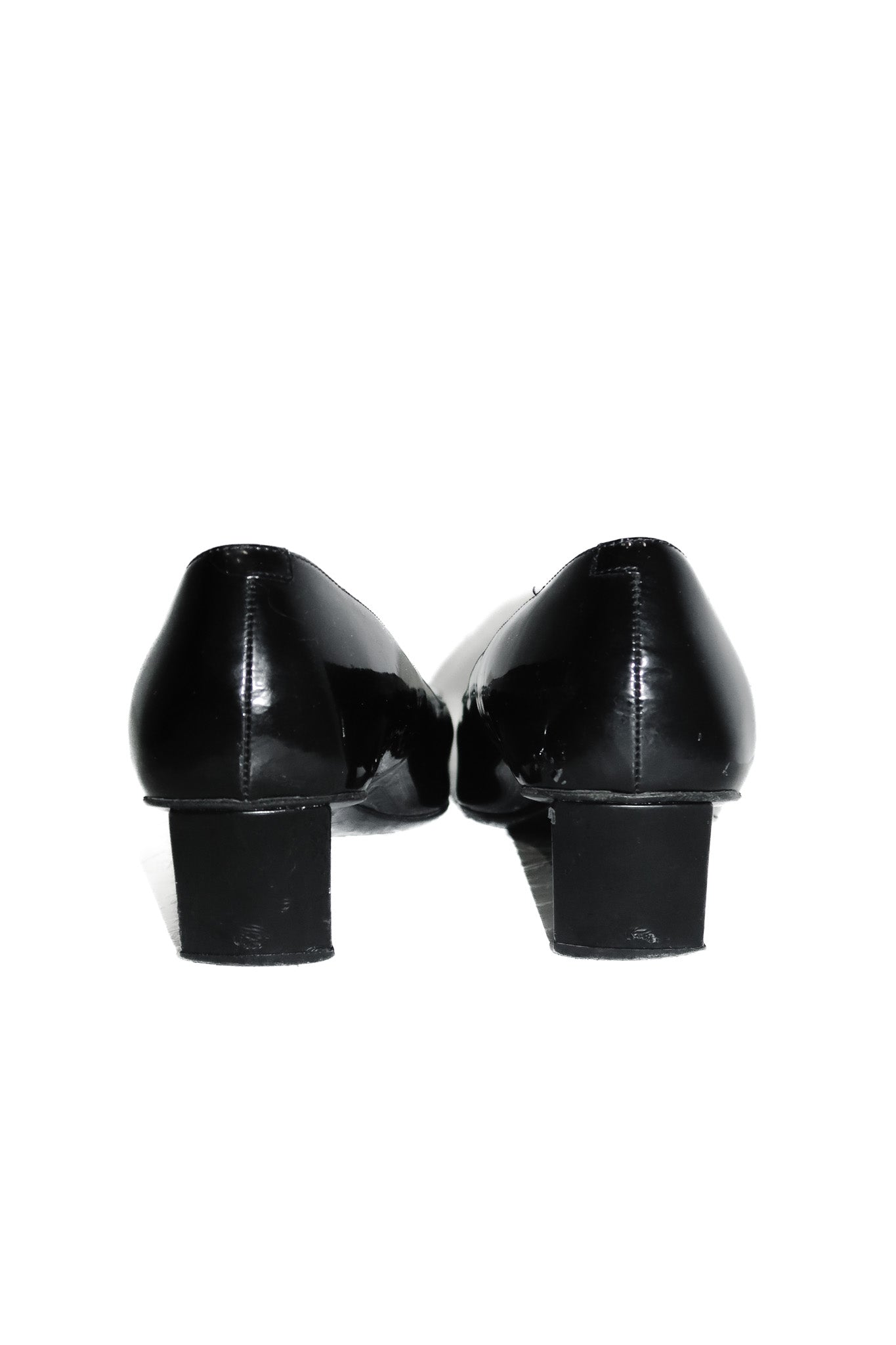 rodger vivier trompette pumps black.