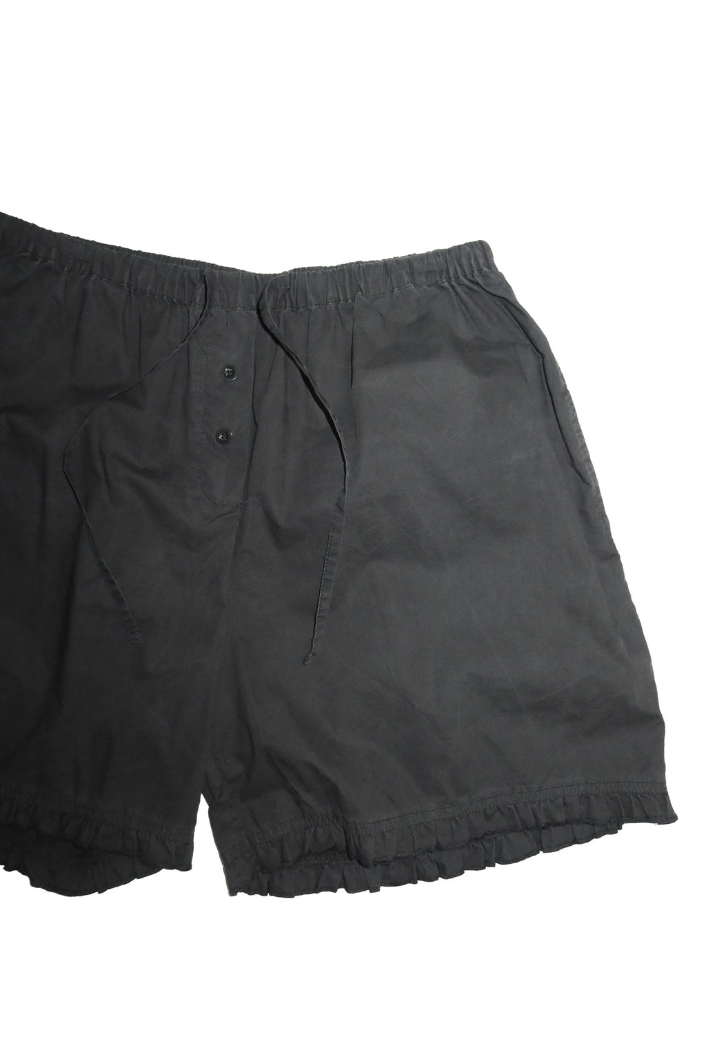 deji studios flounce short black.