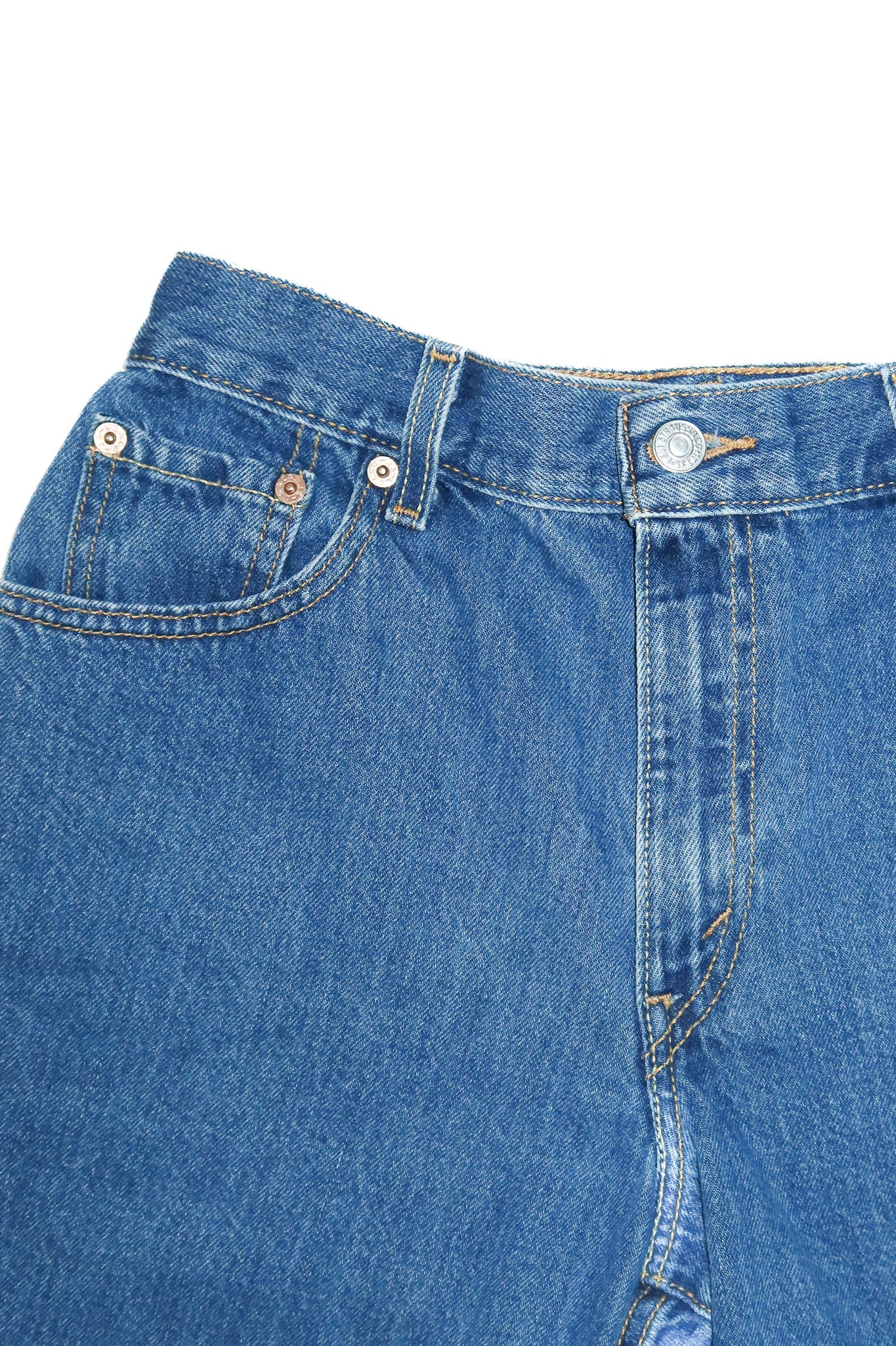 90’s levi’s hemmed denim shorts dark blue.
