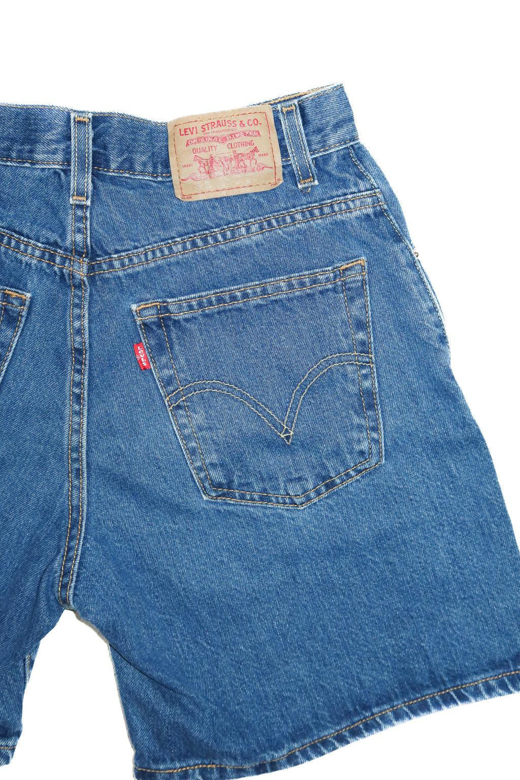 90’s levi’s hemmed denim shorts dark blue.