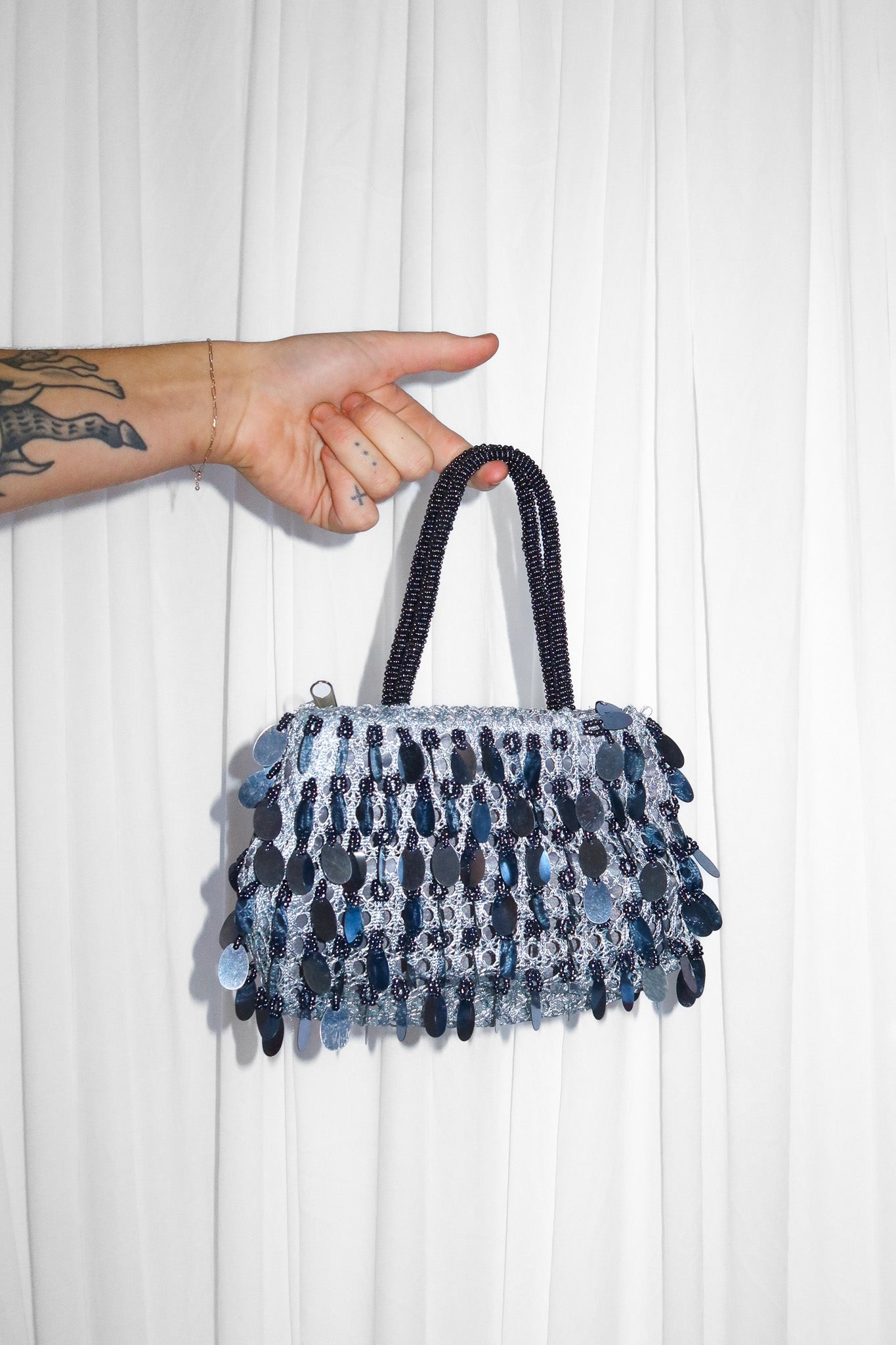 2000’s beaded sequin shoulder bag blue.