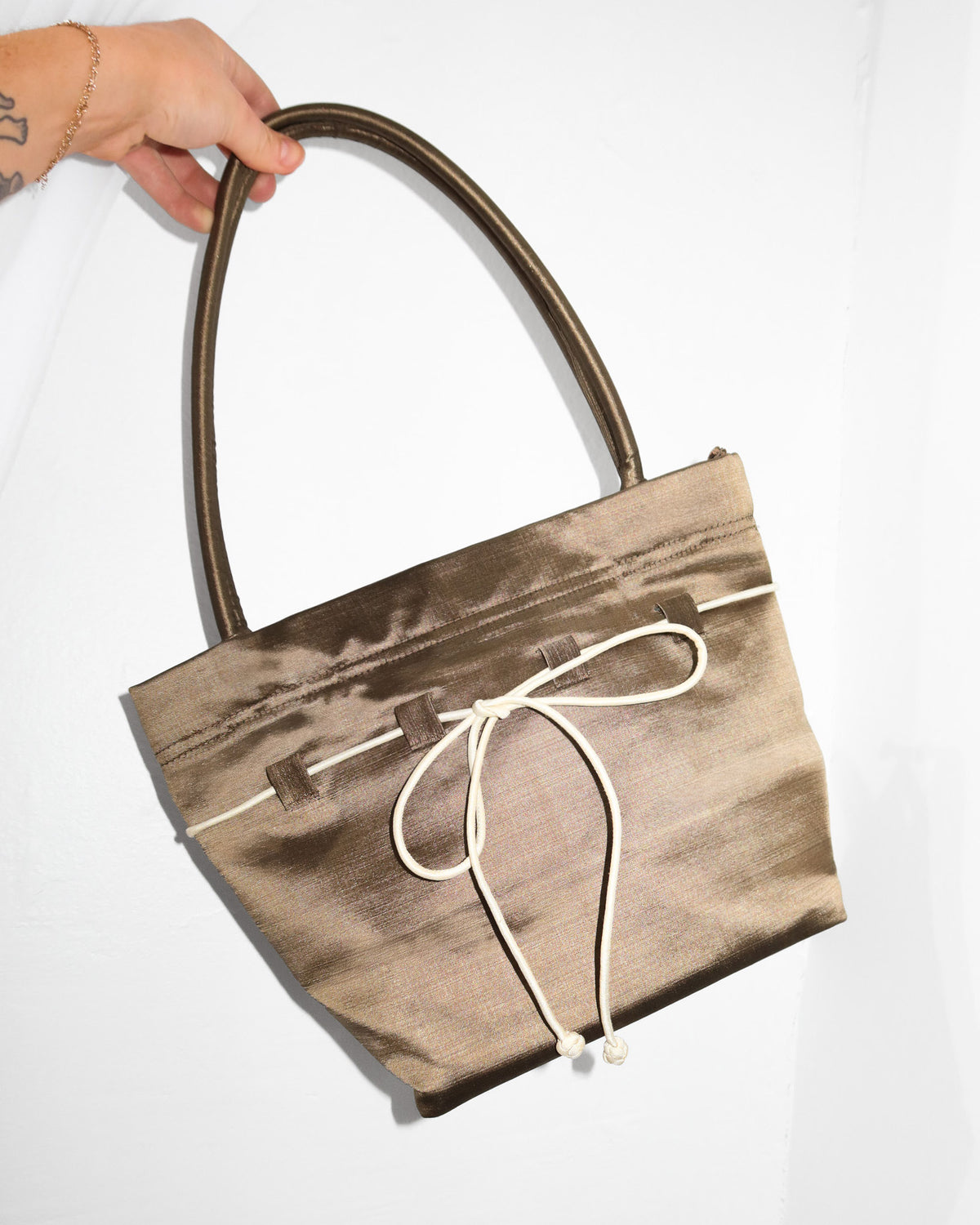 2000's taylor & khoo satin bow shoulder bag brown / cream.