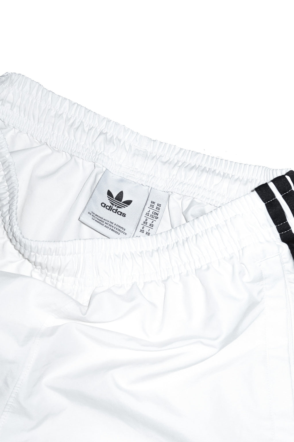 2000’s adidas originals trefoil athletic shorts white.