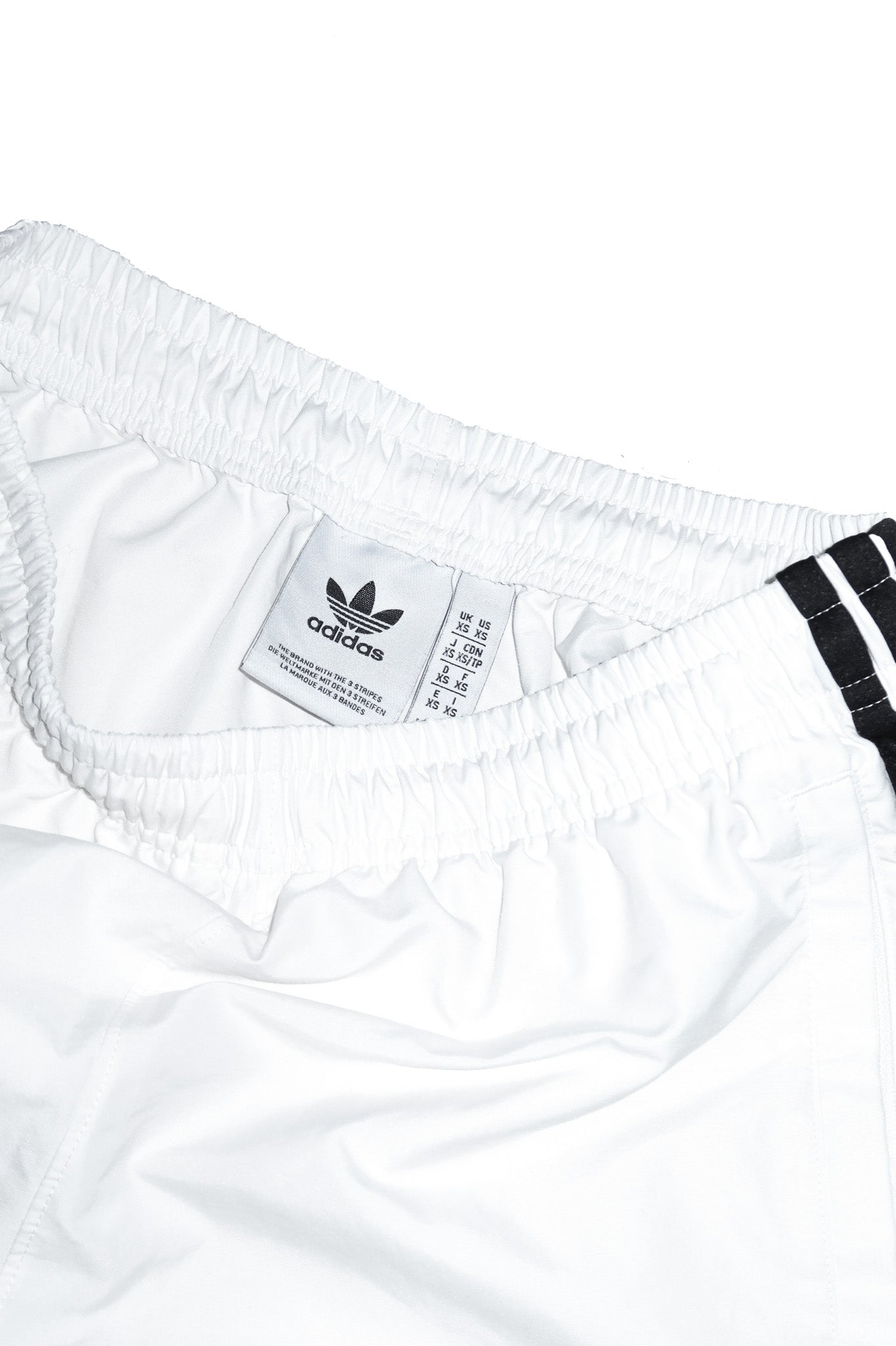2000’s adidas originals trefoil athletic shorts white.
