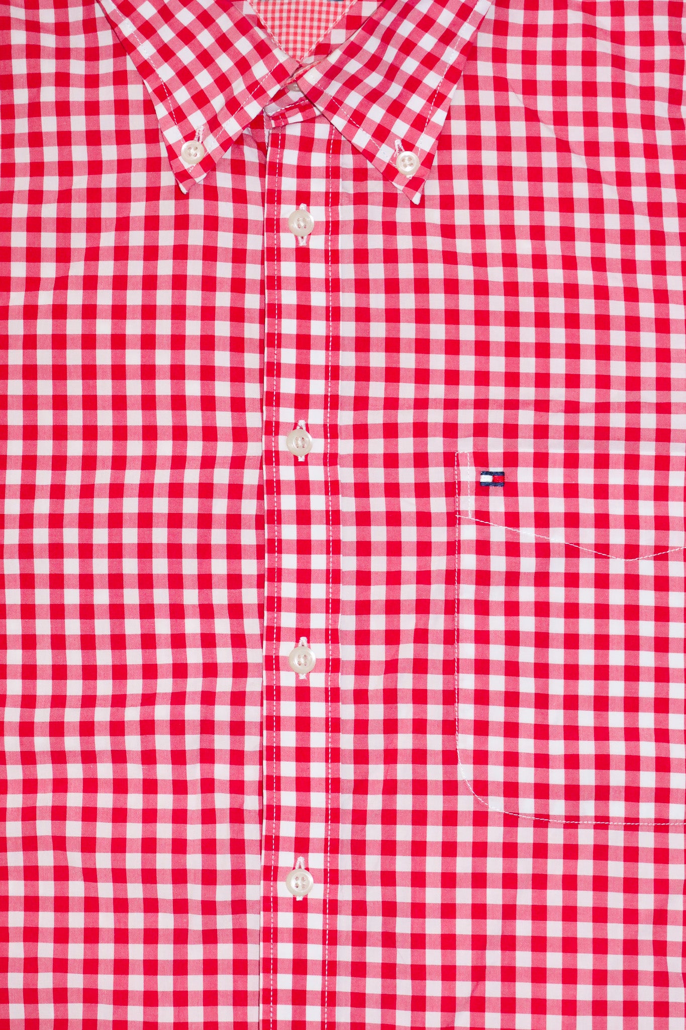 2000’s tommy hilfiger gingham short sleeve shirt red.