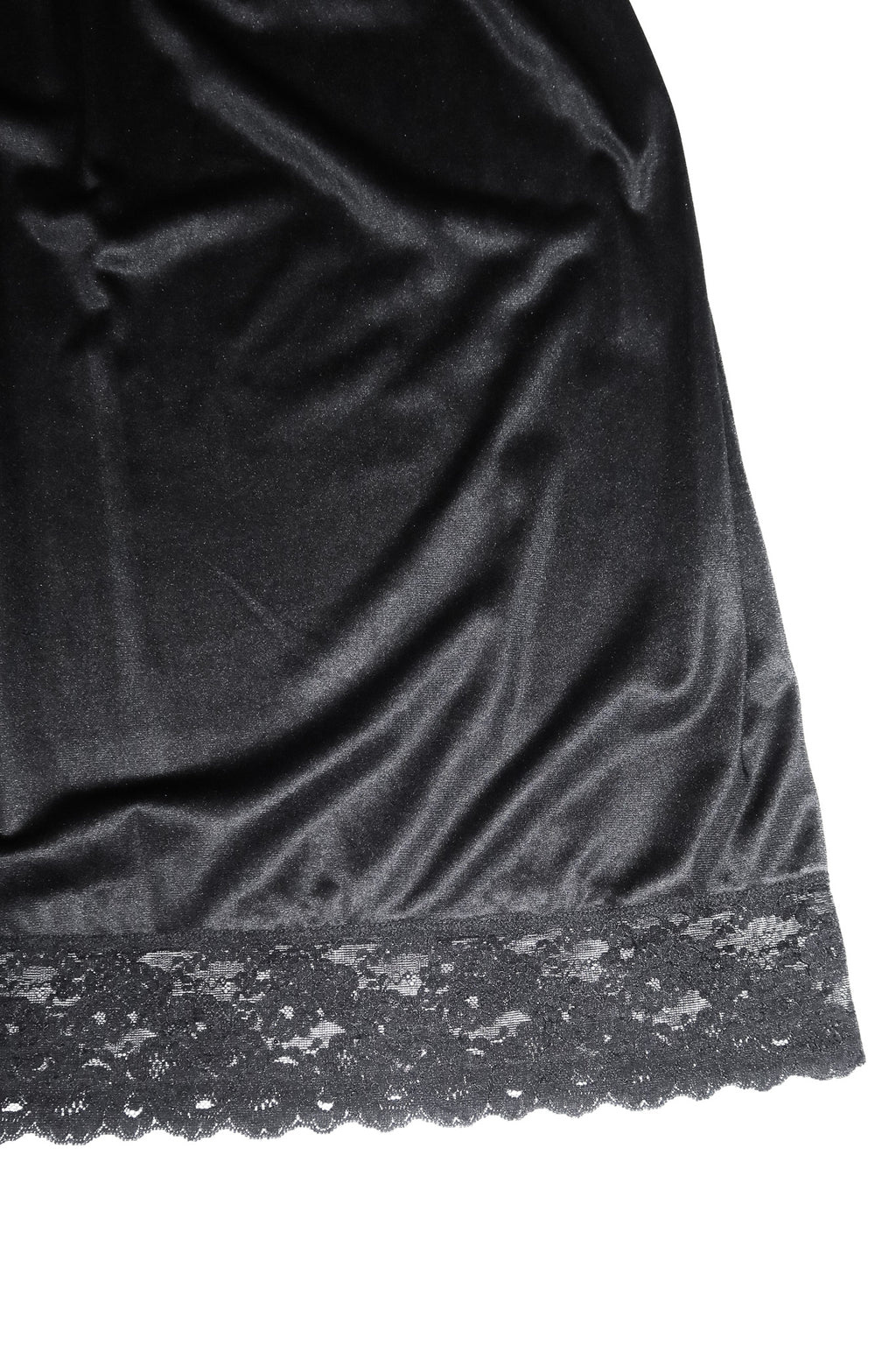 1990’s kayser perfects lace trim half slip black.