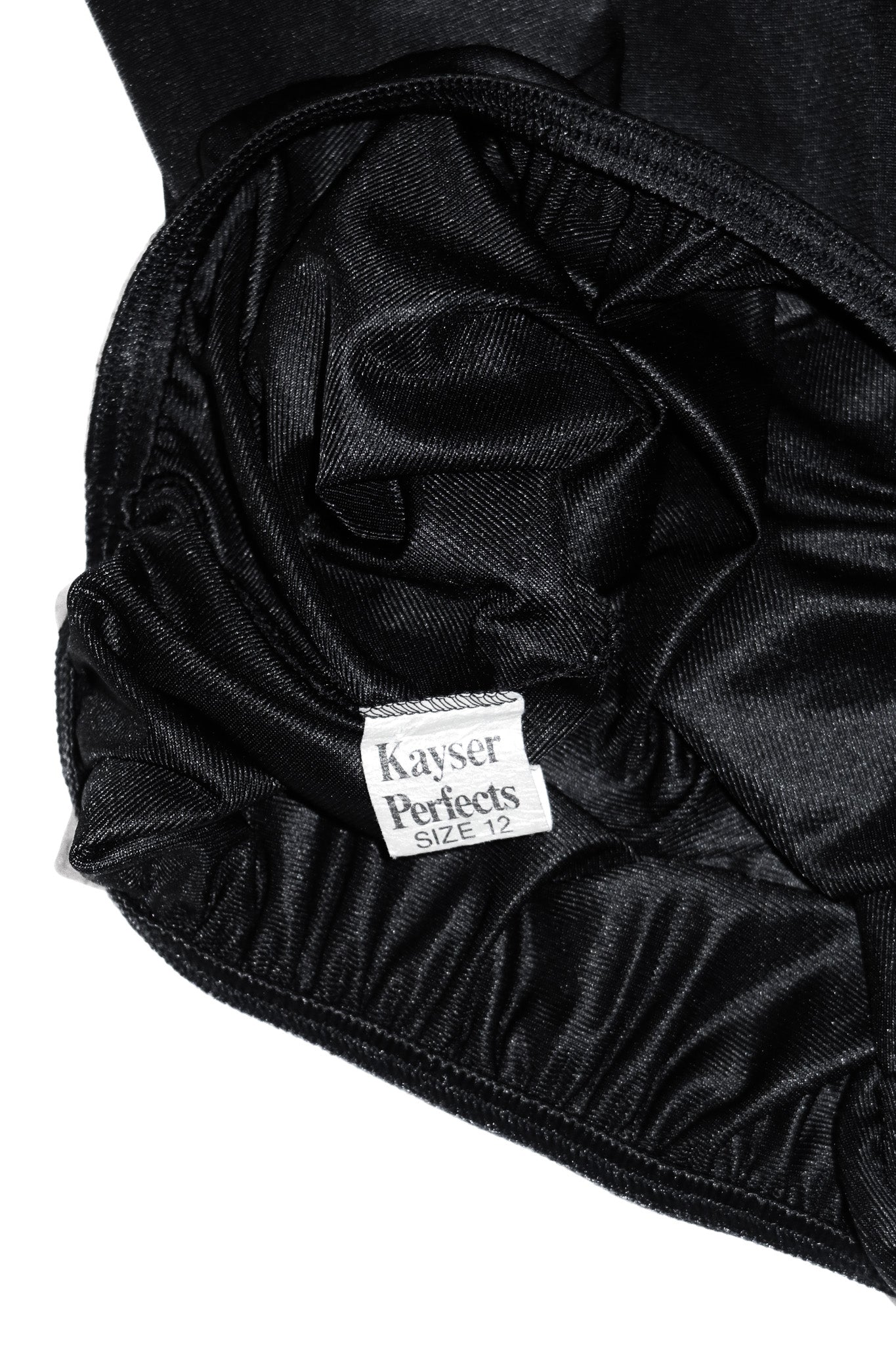 1990’s kayser perfects lace trim half slip black.