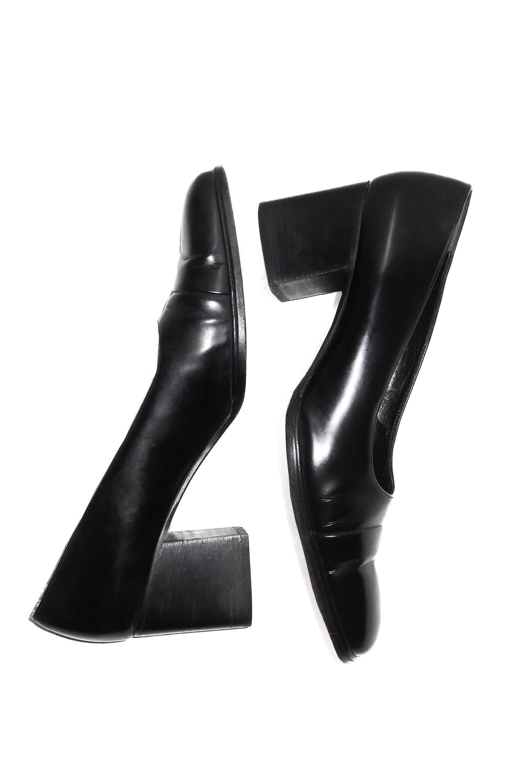 gucci patent leather block heel pumps black.