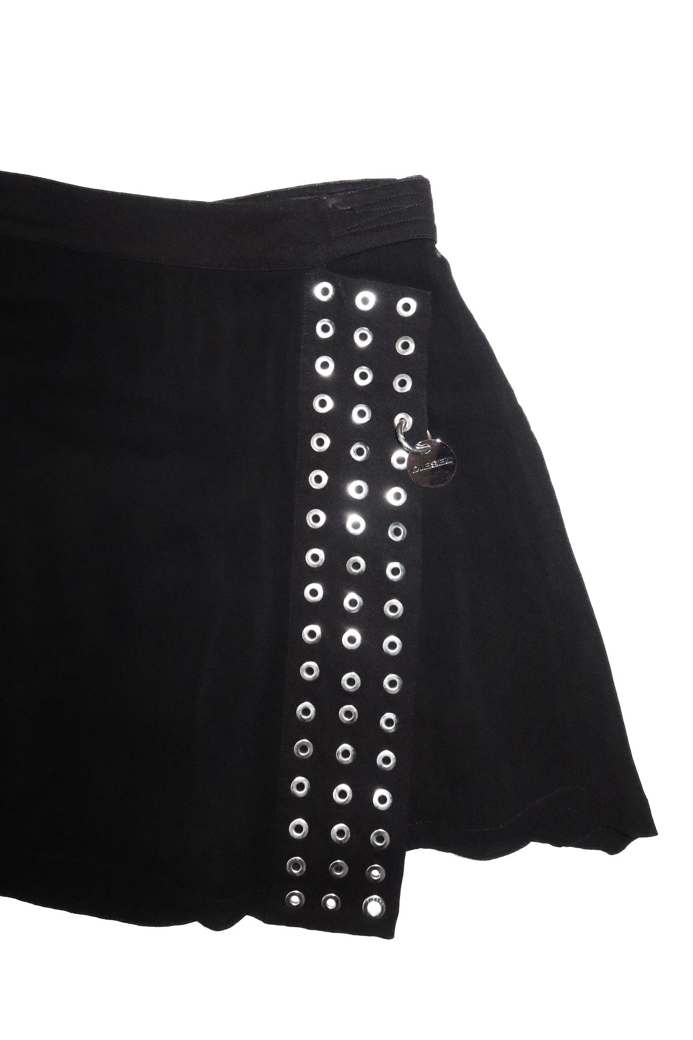 2000’s diesel eyelet mini skirt black.