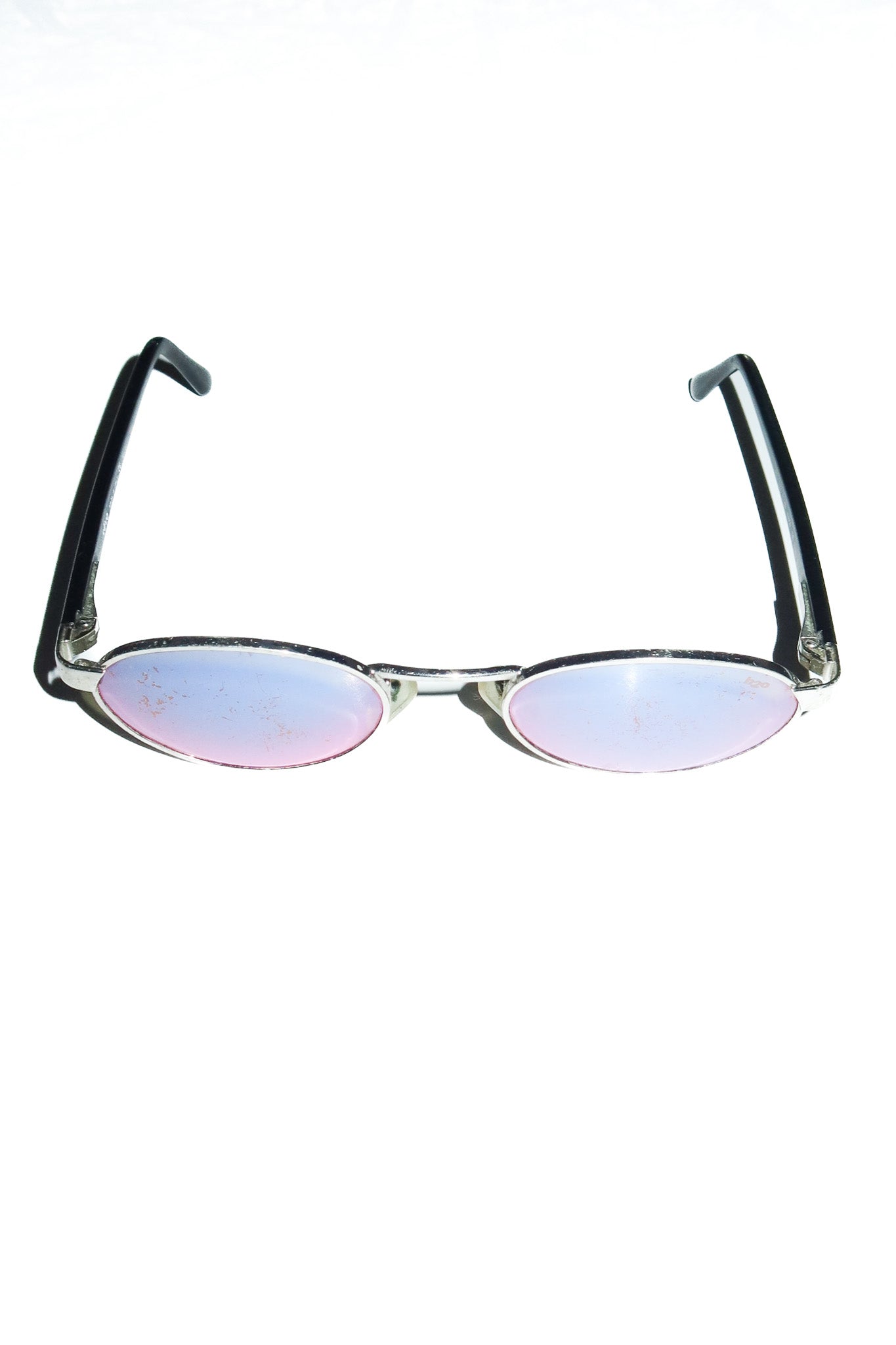 2000’s revo 1130 oval sunglasses black.