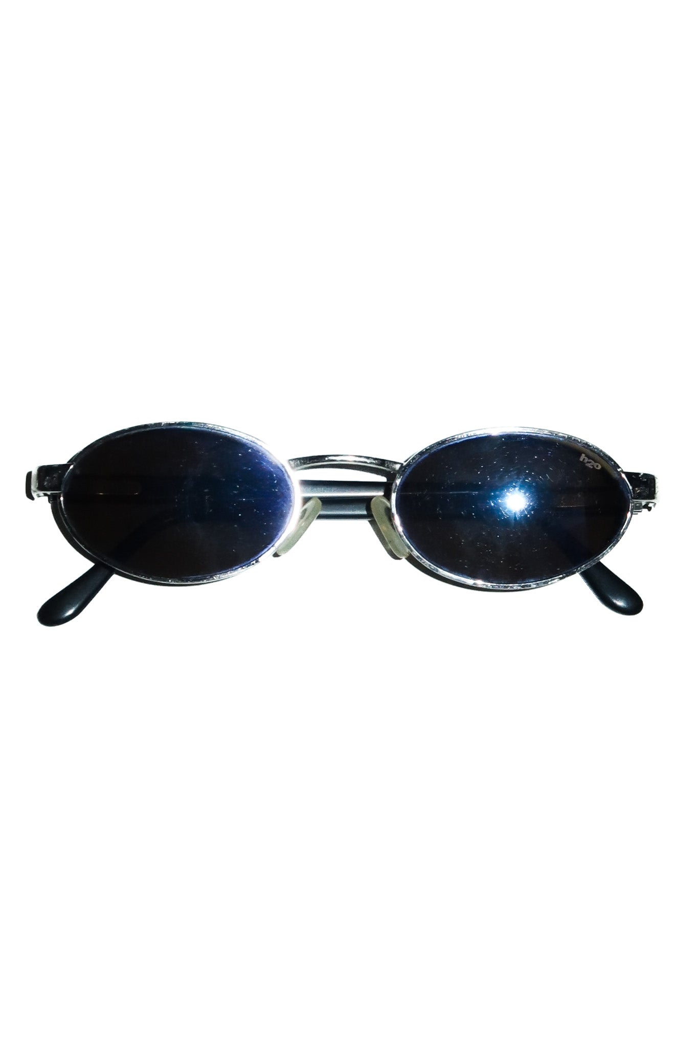 2000’s revo 1130 oval sunglasses black.